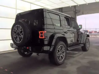 Jeep Wrangler 2023 4x4 High Altitude 4xe 4dr SUV