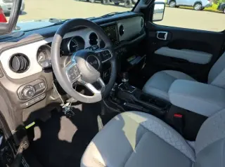 Jeep Wrangler 2023 4x4 Sahara 4xe 4 puertas SUV