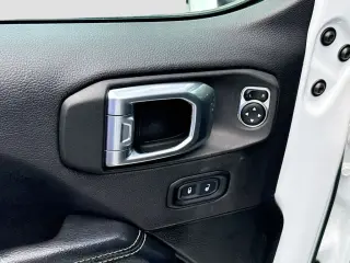 Jeep Wrangler 2023 4x4 High Altitude 4xe 4 puertas SUV