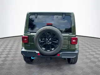 Jeep Wrangler Unlimited 2022 4x4 Sahara 4xe 4 puertas SUV