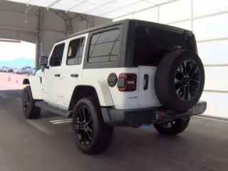 Jeep Wrangler Unlimited 2022 4x4 High Altitude 4xe 4 puertas SUV