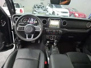 Jeep Wrangler 2023 4x4 Sahara 4xe 4 puertas SUV