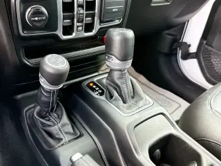 Jeep Wrangler 2023 4x4 High Altitude 4xe 4 puertas SUV