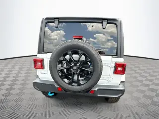 Jeep Wrangler 2023 4x4 High Altitude 4xe 4 puertas SUV