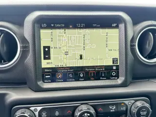 Jeep Wrangler 2023 4x4 Sahara 4xe 4 puertas SUV