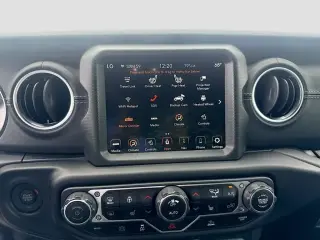 Jeep Wrangler 2023 4x4 Sahara 4xe 4 puertas SUV