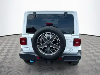 Jeep Wrangler 2023 4x4 Sahara 4xe 4 puertas SUV