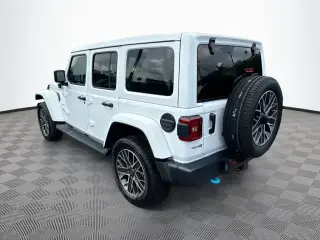 Jeep Wrangler 2023 4x4 Sahara 4xe 4 puertas SUV