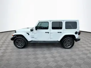Jeep Wrangler 2023 4x4 Sahara 4xe 4 puertas SUV