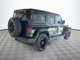 Jeep Wrangler Unlimited 2022 4x4 High Altitude 4xe 4 puertas SUV