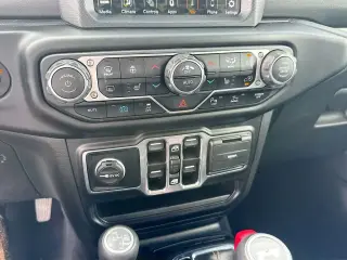 Jeep Wrangler Unlimited 2022 4x4 Sahara 4xe 4 puertas SUV
