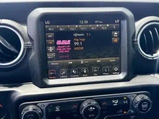 Jeep Wrangler 2023 4x4 High Altitude 4xe 4 puertas SUV