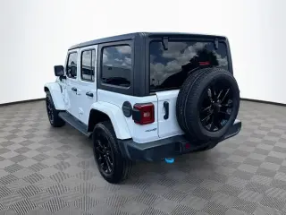 Jeep Wrangler 2023 4x4 High Altitude 4xe 4 puertas SUV