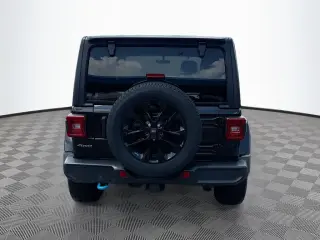Jeep Wrangler 2023 4x4 Sahara 4xe 4 puertas SUV