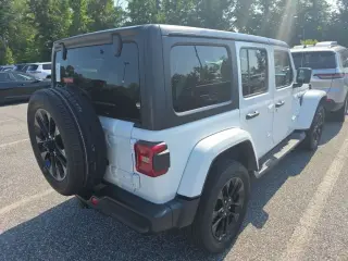 Jeep Wrangler 2023 4x4 High Altitude 4xe 4 puertas SUV
