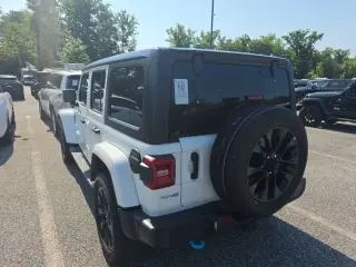 Jeep Wrangler 2023 4x4 High Altitude 4xe 4 puertas SUV