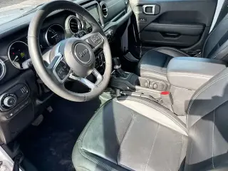 Jeep Wrangler 2023 4x4 Sahara 4xe 4 puertas SUV