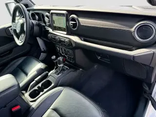 Jeep Wrangler 2023 4x4 Sahara 4xe 4 puertas SUV