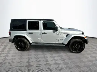 Jeep Wrangler 2023 4x4 Sahara 4xe 4 puertas SUV