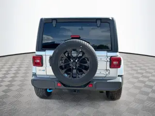 Jeep Wrangler 2023 4x4 Sahara 4xe 4 puertas SUV