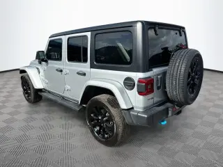 Jeep Wrangler 2023 4x4 Sahara 4xe 4 puertas SUV