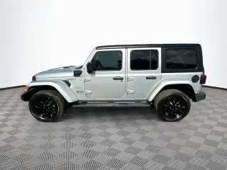 Jeep Wrangler 2023 4x4 Sahara 4xe 4 puertas SUV