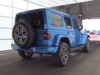 Jeep Wrangler 2023 4x4 High Altitude 4xe 4 puertas SUV