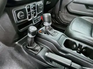 Jeep Wrangler 2023 4x4 Sahara 4xe 4 puertas SUV