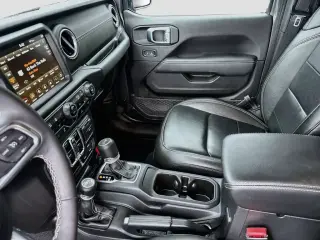 Jeep Wrangler 2023 4x4 Sahara 4xe 4 puertas SUV