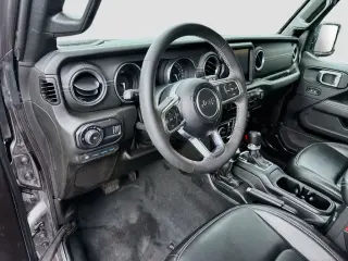 Jeep Wrangler 2023 4x4 Sahara 4xe 4 puertas SUV