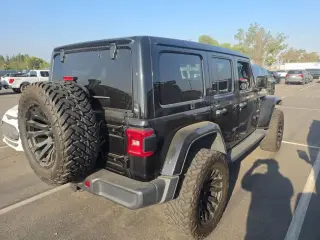 Jeep Wrangler Unlimited 2022 4x4 High Altitude 4xe 4dr SUV