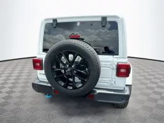 Jeep Wrangler Unlimited 2022 4x4 High Altitude 4xe 4 puertas SUV