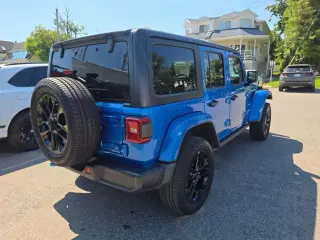 Jeep Wrangler 2023 4x4 Sahara 4xe 4 puertas SUV