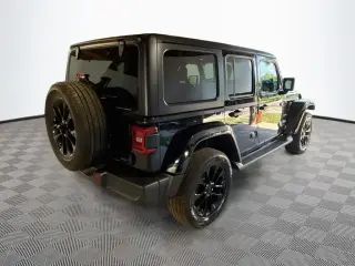 Jeep Wrangler 2023 4x4 Sahara 4xe 4 puertas SUV