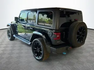 Jeep Wrangler 2023 4x4 Sahara 4xe 4 puertas SUV