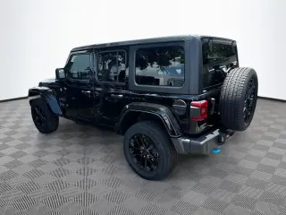 Jeep Wrangler 2023 4x4 High Altitude 4xe 4 puertas SUV