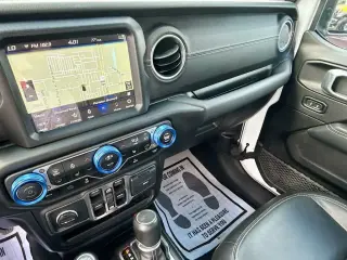 Jeep Wrangler 2023 4x4 Sahara 4xe 4 puertas SUV