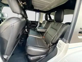 Jeep Wrangler 2023 4x4 Sahara 4xe 4 puertas SUV
