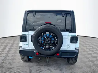 Jeep Wrangler 2023 4x4 Sahara 4xe 4 puertas SUV