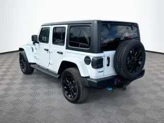 Jeep Wrangler 2023 4x4 Sahara 4xe 4 puertas SUV