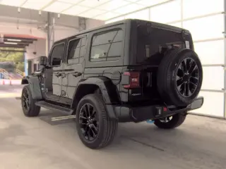 Jeep Wrangler 2023 4x4 High Altitude 4xe 4 puertas SUV