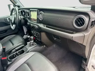 Jeep Wrangler 2023 4x4 Sahara 4xe 4 puertas SUV