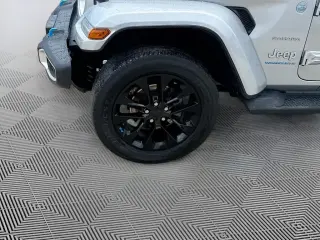 Jeep Wrangler 2023 4x4 Sahara 4xe 4 puertas SUV