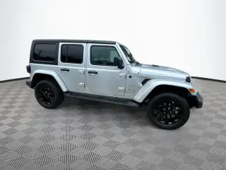 Jeep Wrangler 2023 4x4 Sahara 4xe 4 puertas SUV
