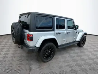 Jeep Wrangler 2023 4x4 Sahara 4xe 4 puertas SUV