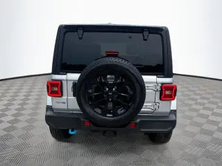 Jeep Wrangler 2023 4x4 Sahara 4xe 4 puertas SUV