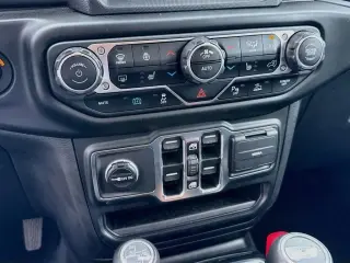 Jeep Wrangler 2023 4x4 High Altitude 4xe 4 puertas SUV