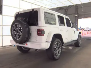 Jeep Wrangler 2023 4x4 Sahara 4xe 4 puertas SUV