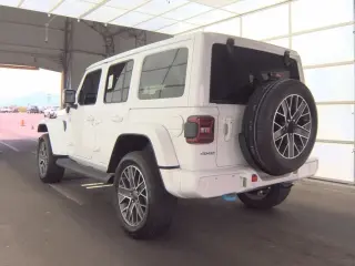 Jeep Wrangler 2023 4x4 Sahara 4xe 4 puertas SUV