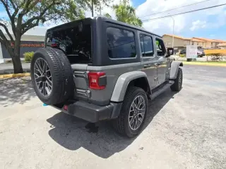 Jeep Wrangler 2023 4x4 High Altitude 4xe 4 puertas SUV